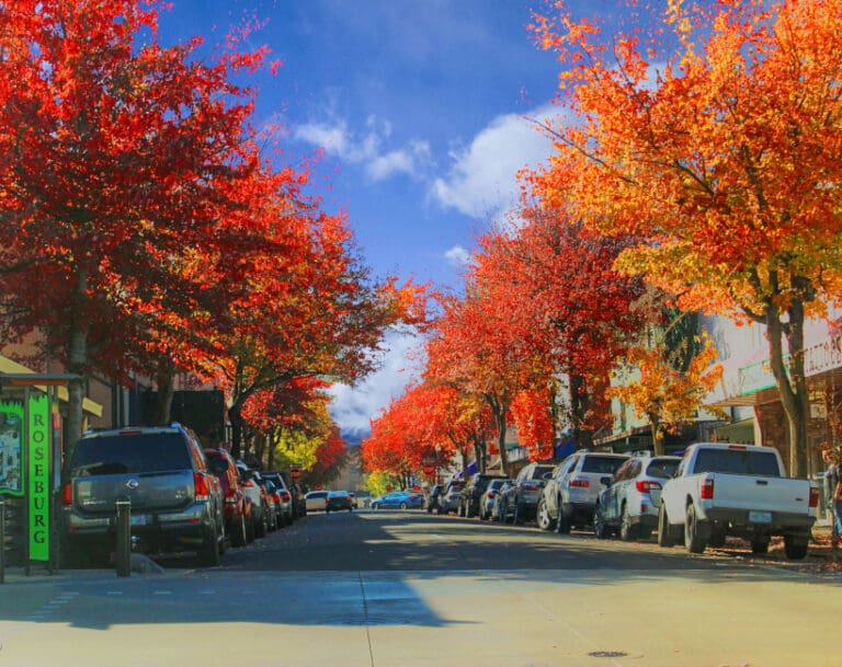 Jackson street in Downtown Roseburg, Oregon in the fall
